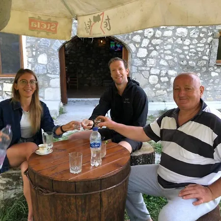 Rrashkadoli ゲストハウス