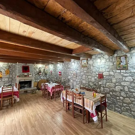 Konukevi Rrashkadoli *